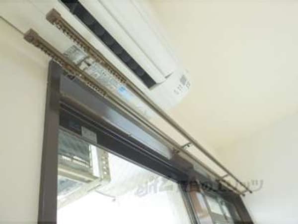 カーテンレール