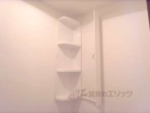 トイレの棚