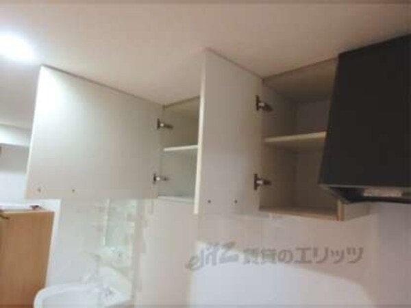 キッチン上部棚