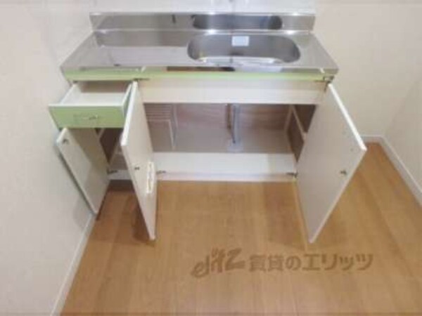 下部収納