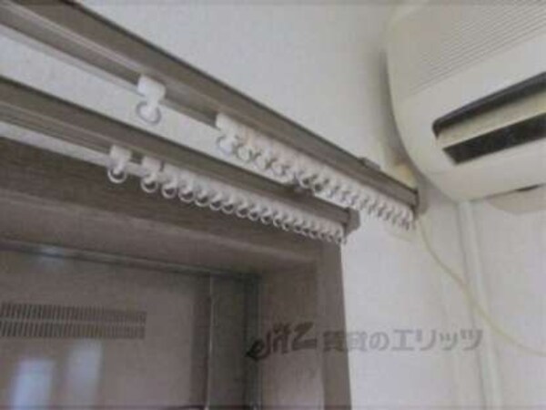 カーテンレール