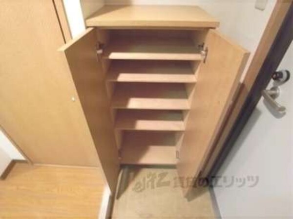 下駄箱(下駄箱もついています。)