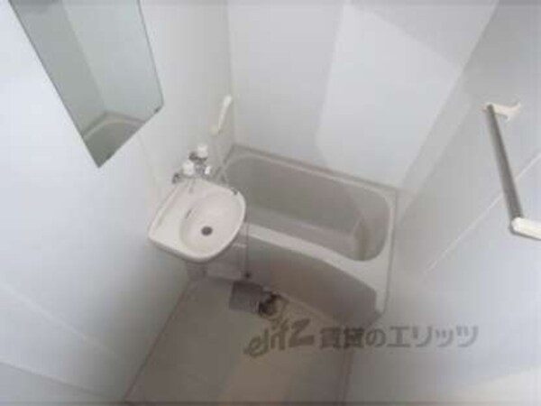 風呂(セパレート仕様になっています。)