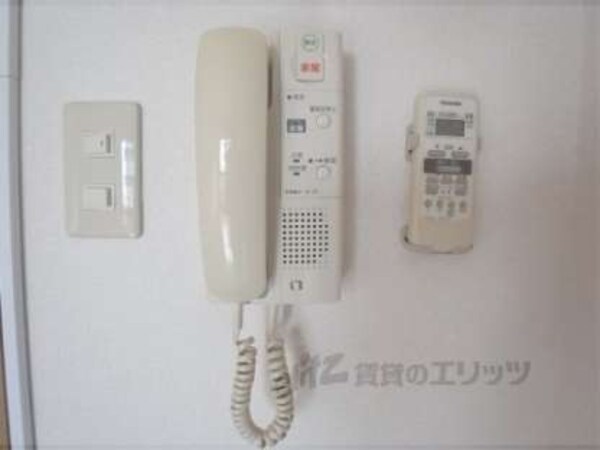 ドアフォン(誰が来たかが確認できます。)