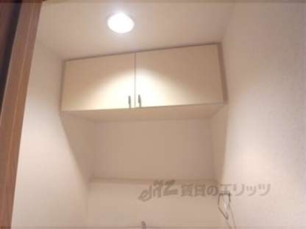 トイレ(トイレ上部収納)