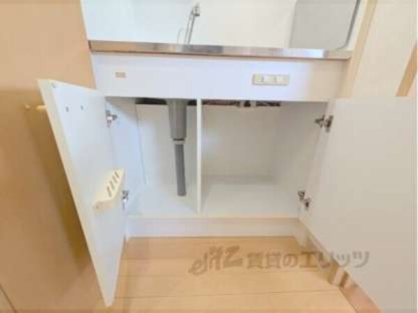 下部収納