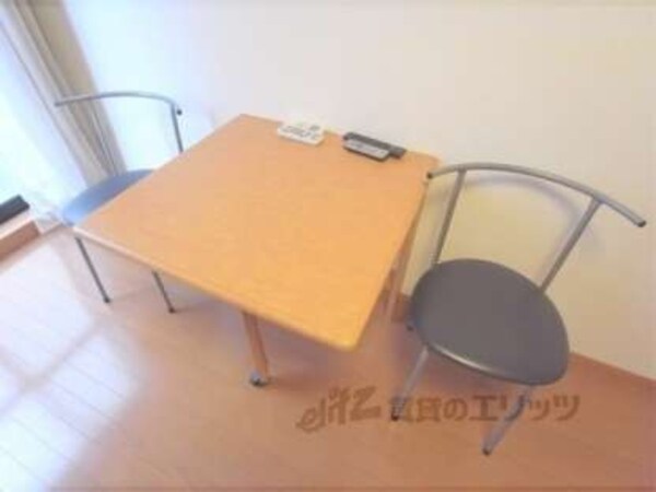 折り畳み机
