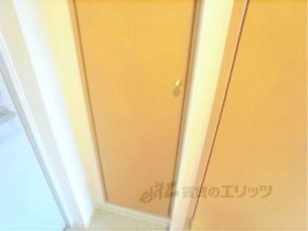 玄関横収納