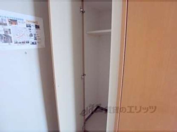 玄関収納(コートを掛けたりできそうですね！)