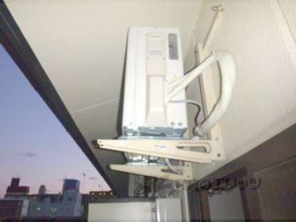 ベランダ(室外機あります)