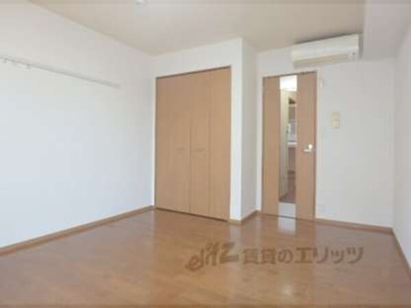 洋室(日当たりの良い明るいお部屋)