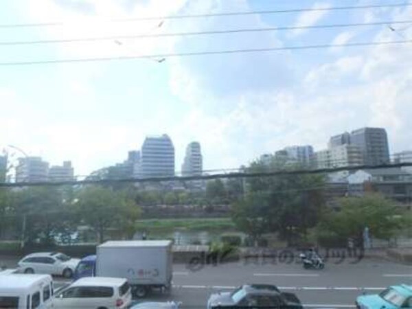 眺望(鴨川が見えるお部屋です。)
