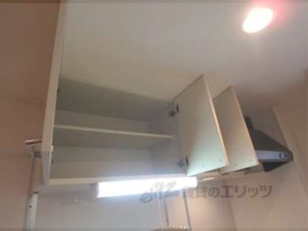 キッチン上部収納