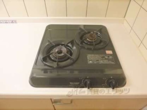 キッチン(2口コンロ付です♪)