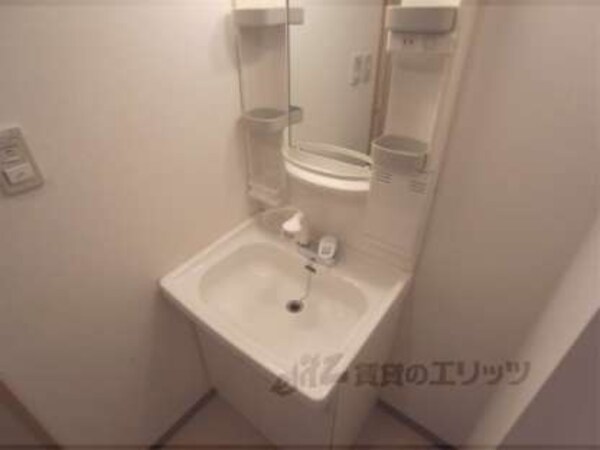 洗面所(キッチン横冷蔵庫置場)