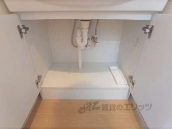 洗面所(洗面化粧台下部収納)