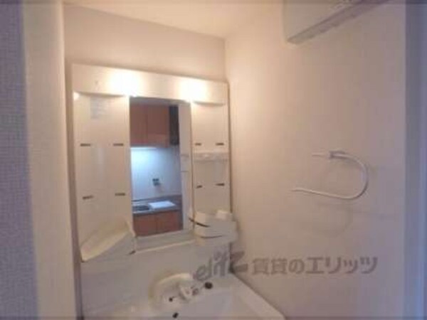 洗面所(洗面化粧台上部)