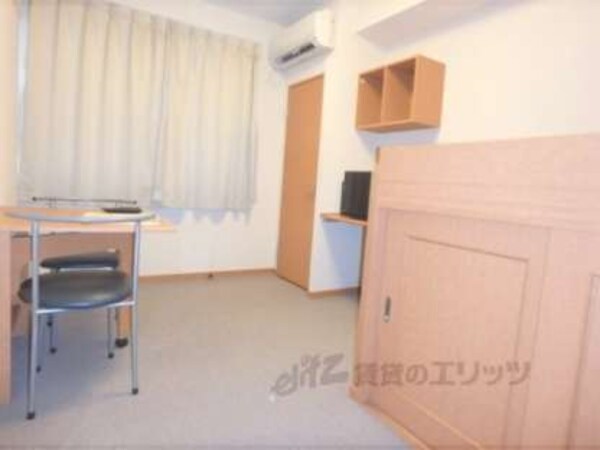 居室(キレイなお部屋です)