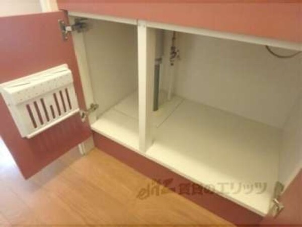 下部収納(包丁入れ付いてます)