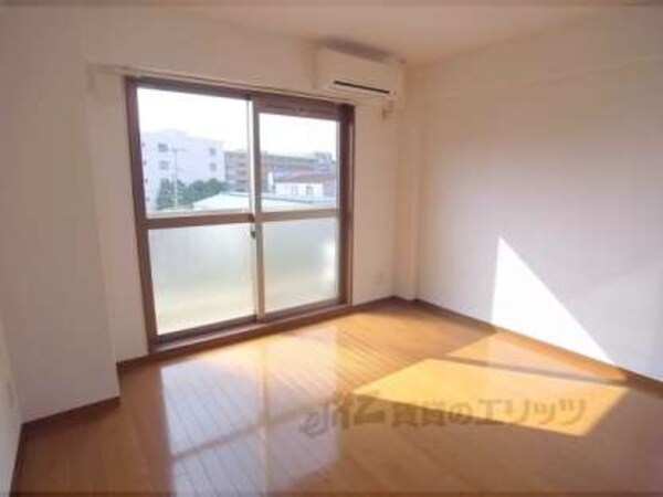 洋室(エアコン付きです)