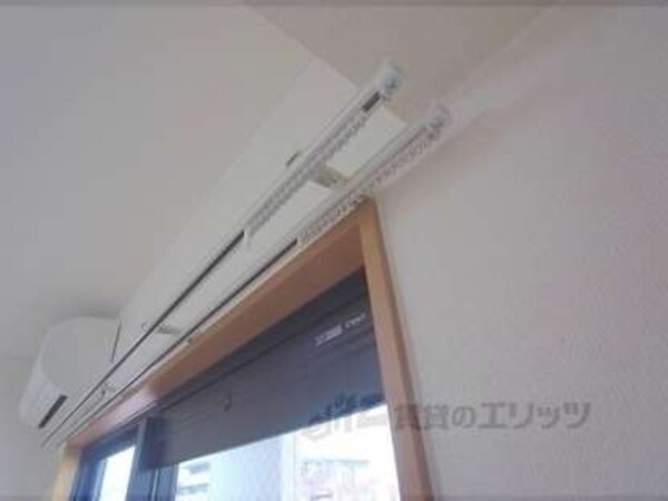 カーテンレール