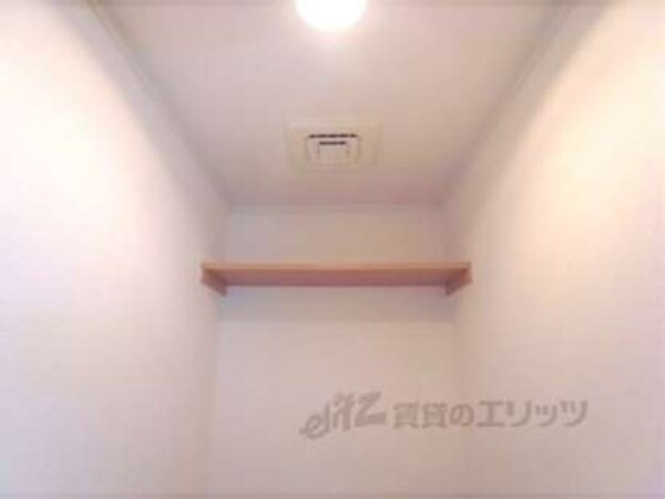 トイレの棚