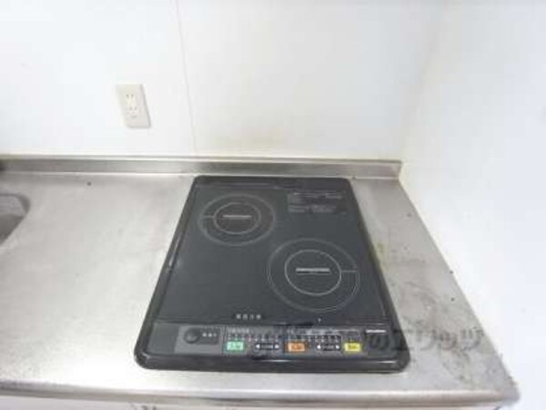 コンロ(電気なので安心、２口付きです)