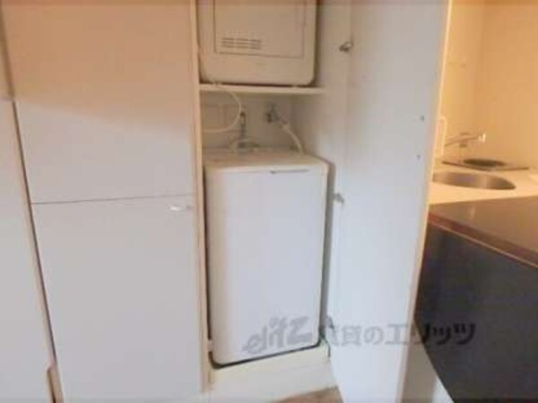 洗濯機置場(洗濯機付きです。)