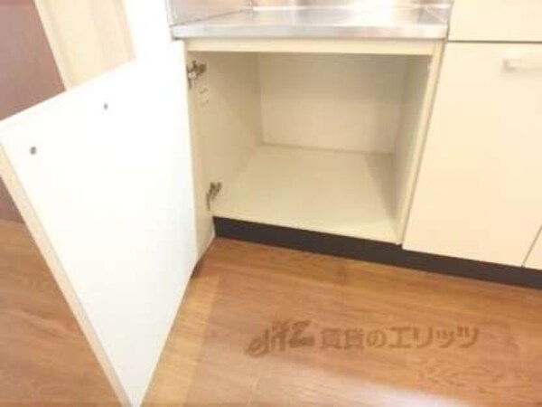 下部収納