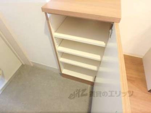 下駄箱(沢山靴が収納できます)