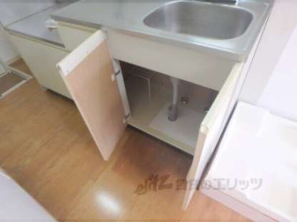 下部収納