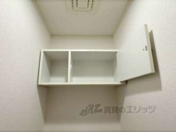 トイレ上部収納