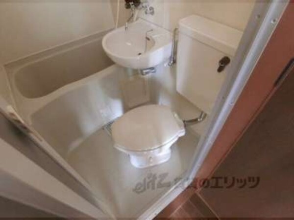 ユニットバス(掃除楽々できます)