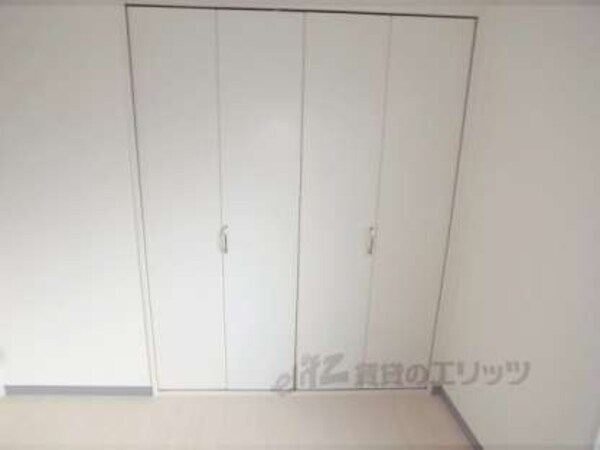 収納(東側洋室)