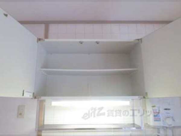 キッチン上部収納