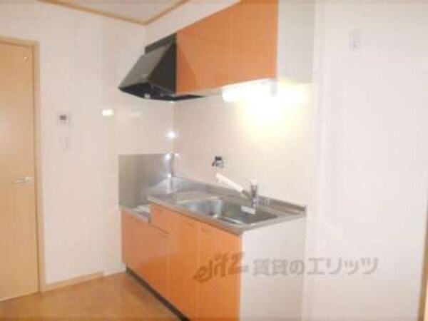 キッチン(2口コンロ設置可能でお料理も楽々!)