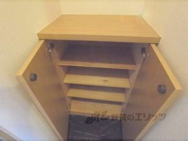 下駄箱(靴収納できますね)