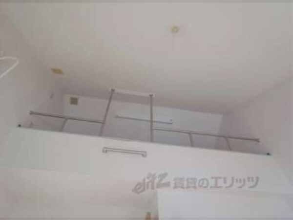 居室(6帖のロフトが付いています)