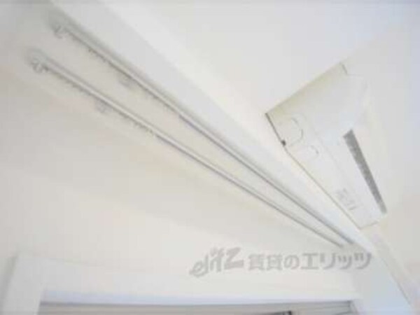 カーテンレール