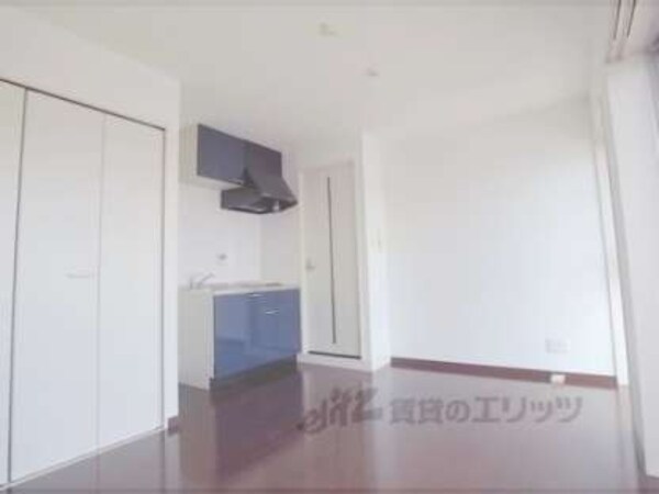 居室(きれいなお部屋です。)