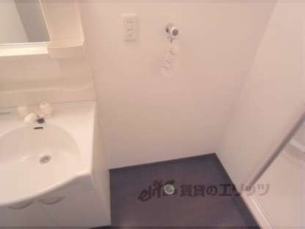 洗濯機置場(洗濯機は室内に設置します。)