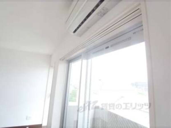 カーテンレール(お好きなカーテンがつけられます。)