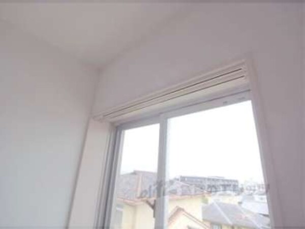 カーテンレール(カーテンレールは3箇所あります。)