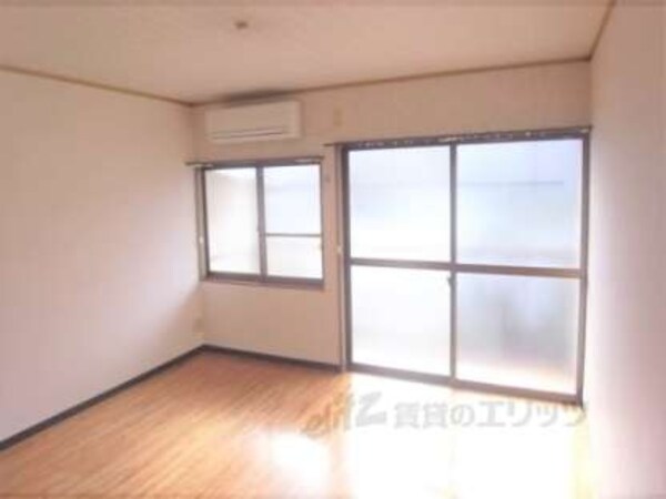 居室(日当たり良いお部屋です。)