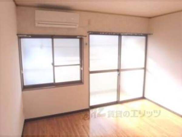 居室(日当たり良いお部屋です。)