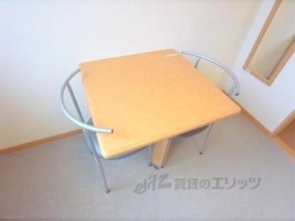 テーブル