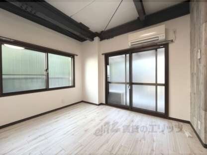 池本マンションの洋室