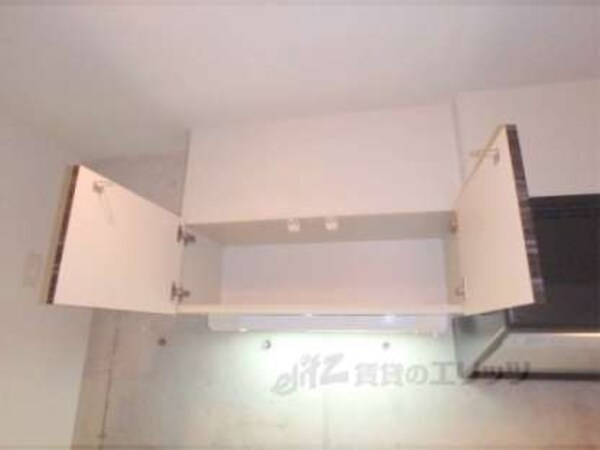 キッチン上部収納