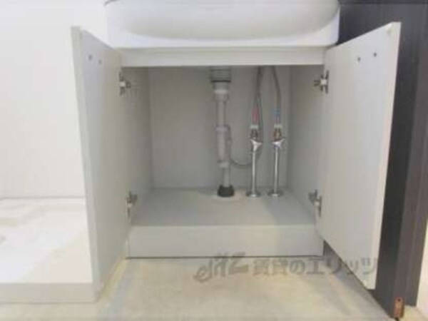 洗面所下部収納