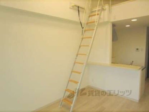 ロフトへの階段